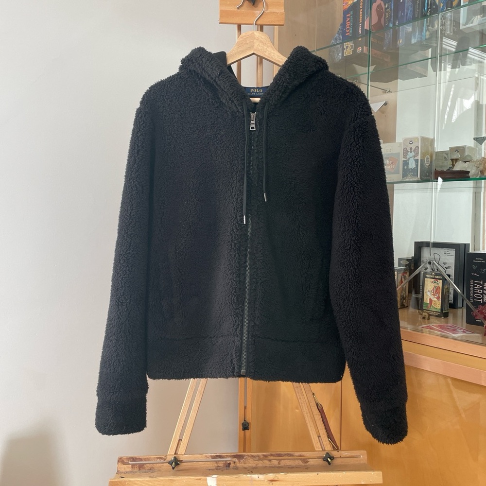 Polo Ralph Lauren
Black fuzzy sweater
Size M